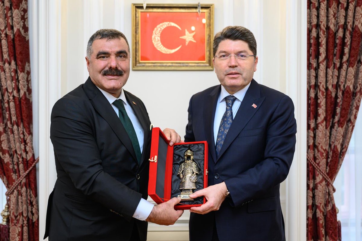 Adalet bakanımız Sayın Yılmaz Tunç beyefendi ziyaret ederek naif kişiliği bizi çok memnun etmiştir.