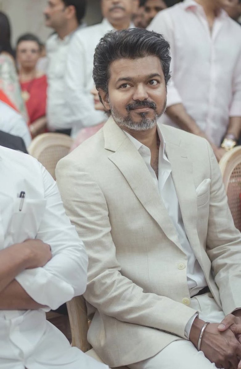 LetsOTTxCinema's tweet photo. Hottest Chief Minister in India 🇮🇳 https://t.co/vZBineDDmU