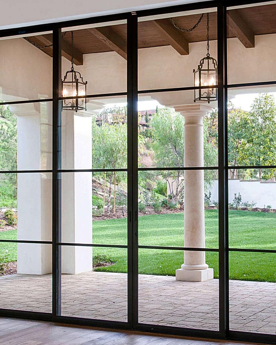 Euroline_Steel's tweet photo. Framed in steel, the garden becomes part of the room, allowing the space to feel connected to the outdoors.

Architect: C.R. Carney Architects
Builder: Aseet Patel

#eurolinesteelwindows #steelwindowsdoors #architecture https://t.co/JVCRfz6qMW