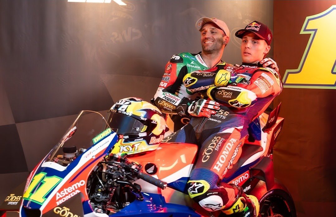 bardiiie's tweet image. bro.