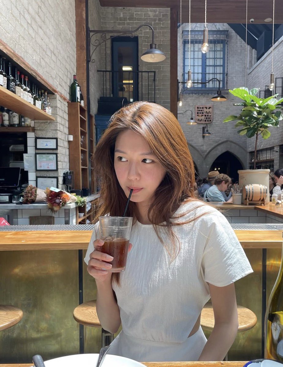 ultsootaeng's tweet image. happy birthday sooyoung ♥️🎂 wish you the best day ahead and the most beautiful things in the world 🥹

(and ofc enjoy lots of good foodddd)

#소원의아이돌아이_수영아_생일축하해
#MyIdolChoiSooyoung