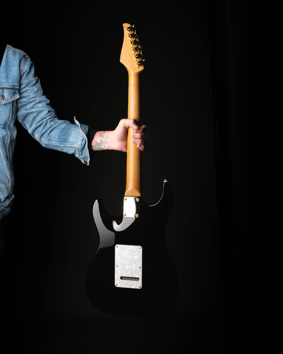 Suhr Custom tweet media