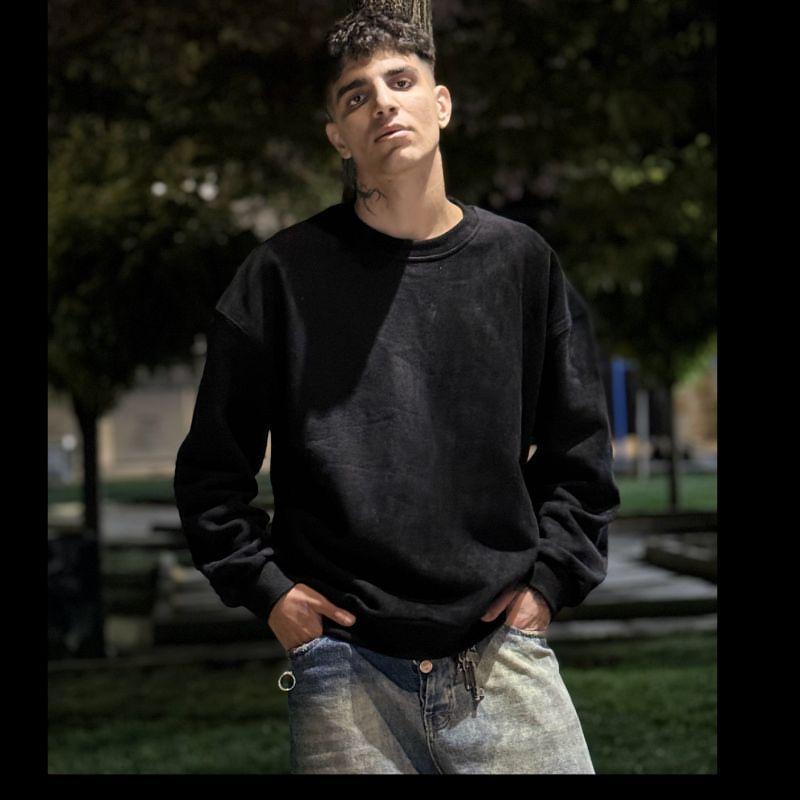 در خطر اعدام🚨

#محمد_کریمخانی
« متولد ۸۵، پدر ندارد و تمام دنیای خانواده‌اش بود؛  حالا کشتارگاه اسلامی حکم اعدامش را صادر کرده است. محمد کریمخانی نه تروریست است و 
نه تبهکار. نگذاریم محمد را از خانواده‌اش بگیرند.»

 صدای محمد باشیم.