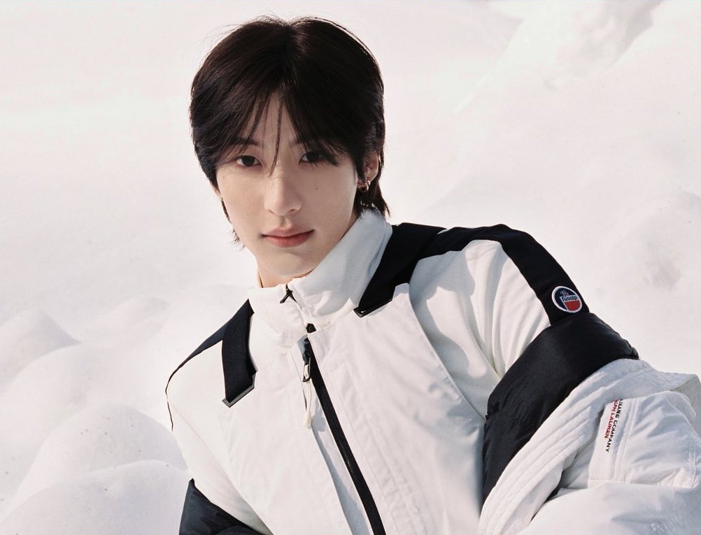 กุเห็นรูปนี้แล้วกรี้ดเลย หล่อชิบหาย งง