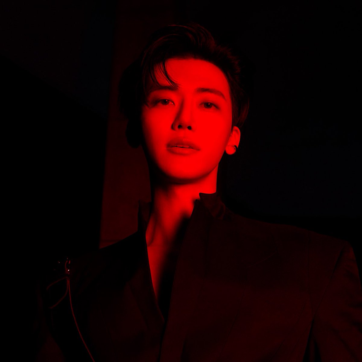 01pdkj's tweet image. โห พอย้อมแดงแล้วพนมมือเลย โคตรหล่ออออออออออออออออออออออ