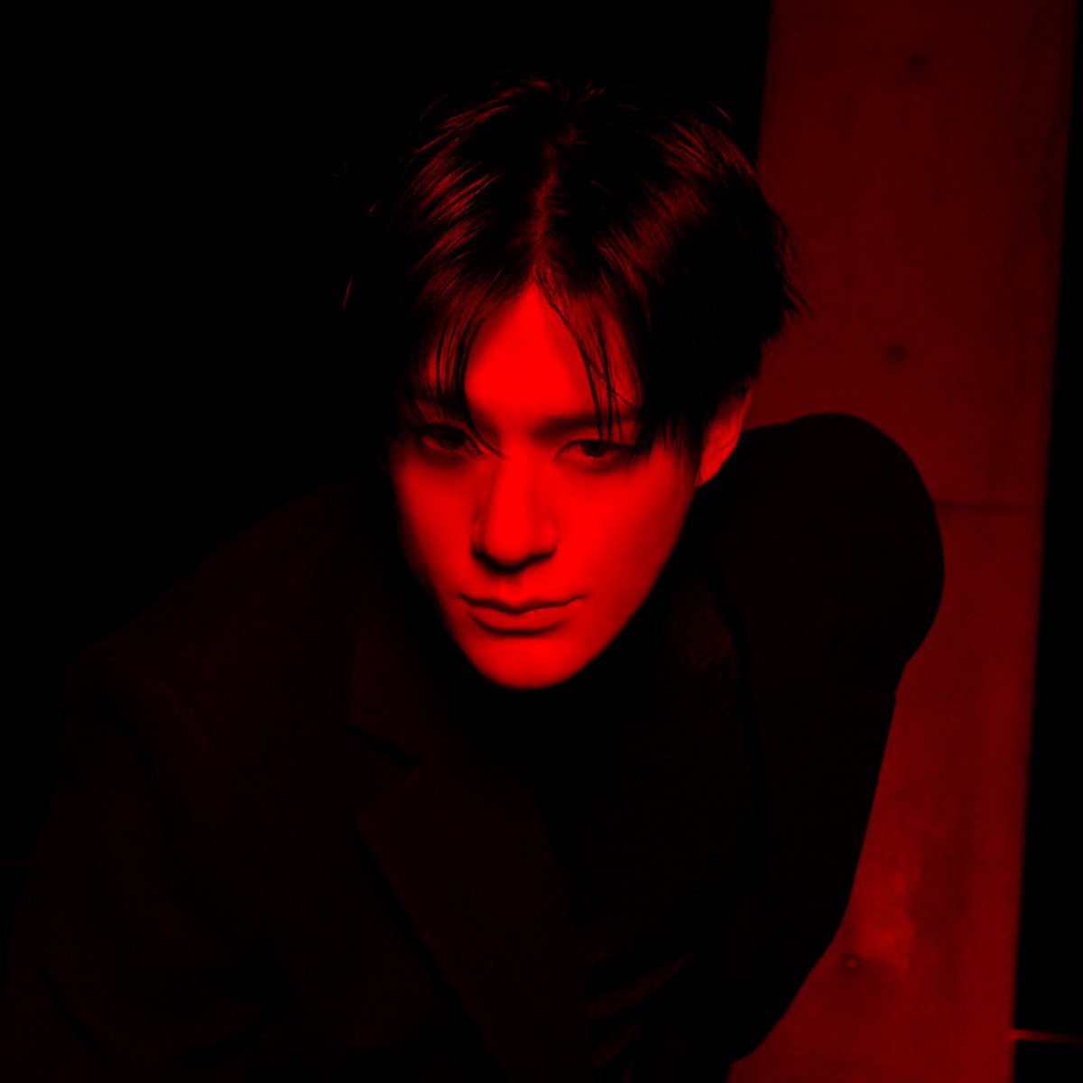 01pdkj's tweet image. โห พอย้อมแดงแล้วพนมมือเลย โคตรหล่ออออออออออออออออออออออ