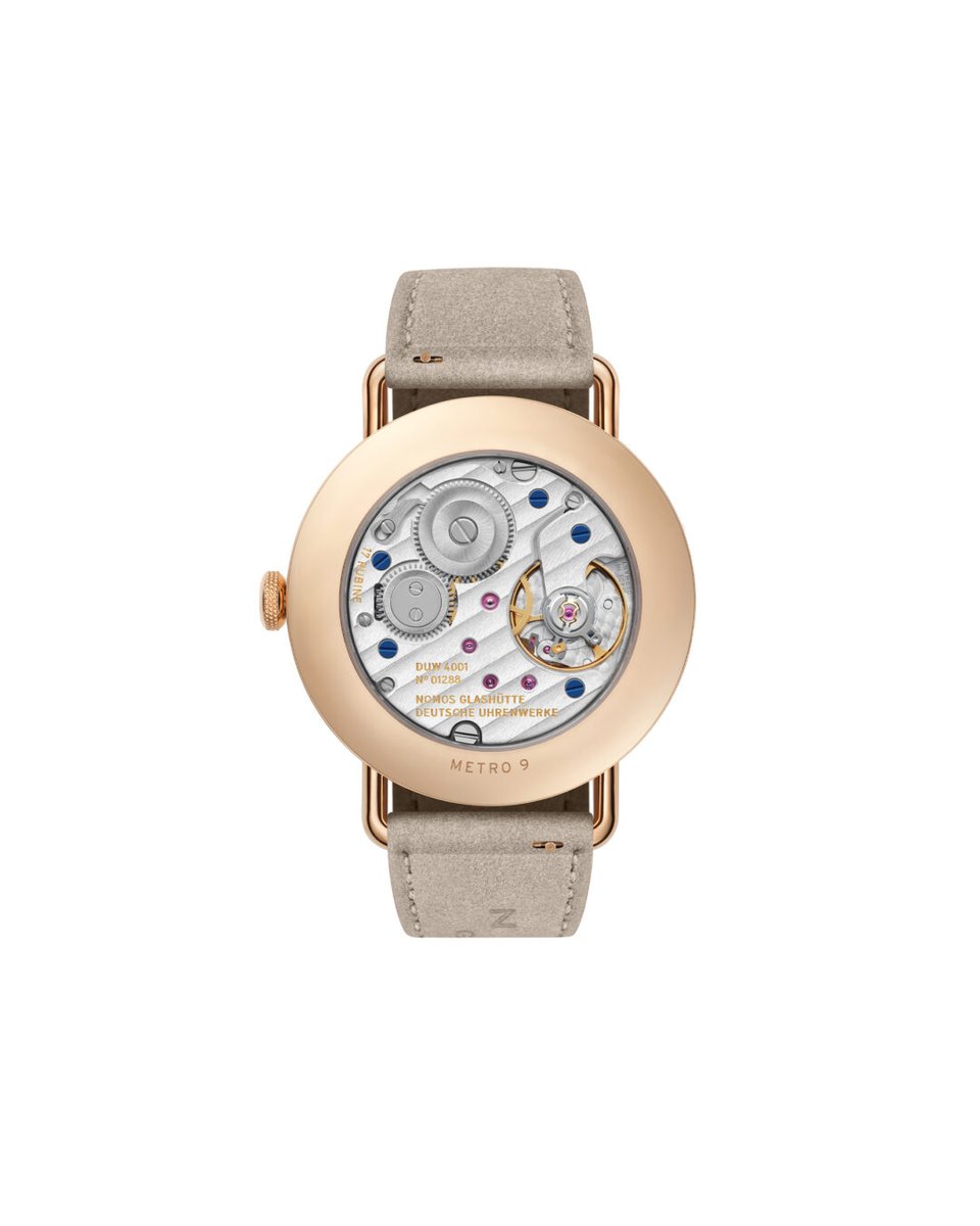 nomosglashuette's tweet image. Your next favorite #timepiece: #Metro rose gold 33. This #dresswatch features a white silver-plated dial with subtle grey and purple accents. Crafted from solid #rosegold, its case and hands add an extra touch of elegance – yet remain fresh and modern. 

nomos-glashuette.com