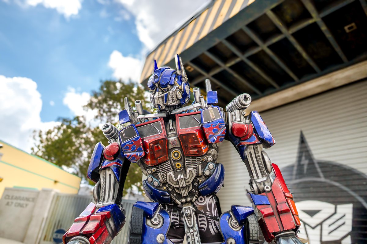 UniversalORL's tweet image. It's a Prime time to pay Optimus a visit.