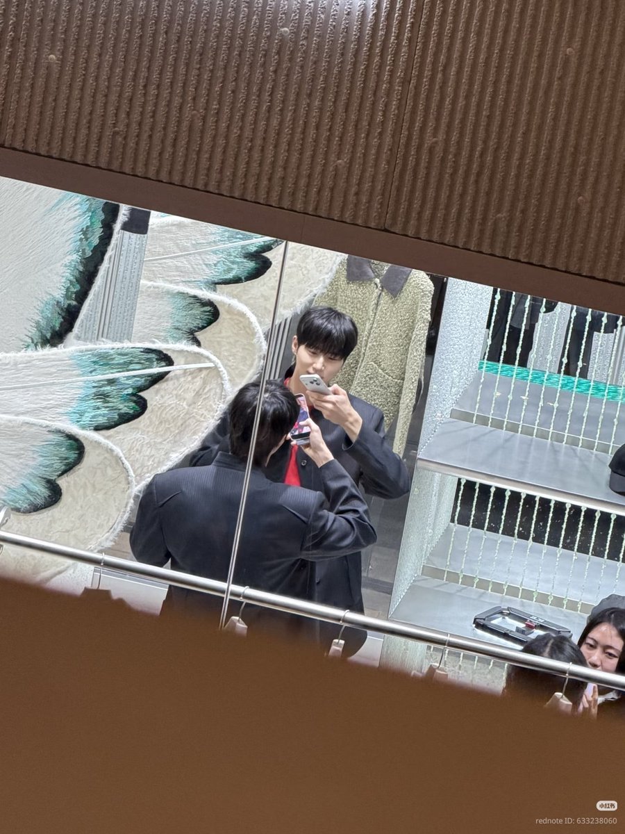 wooseokfiles's tweet photo. wooseok’s photo dump coming soon🤳🏻 https://t.co/WNBVUKPfUW