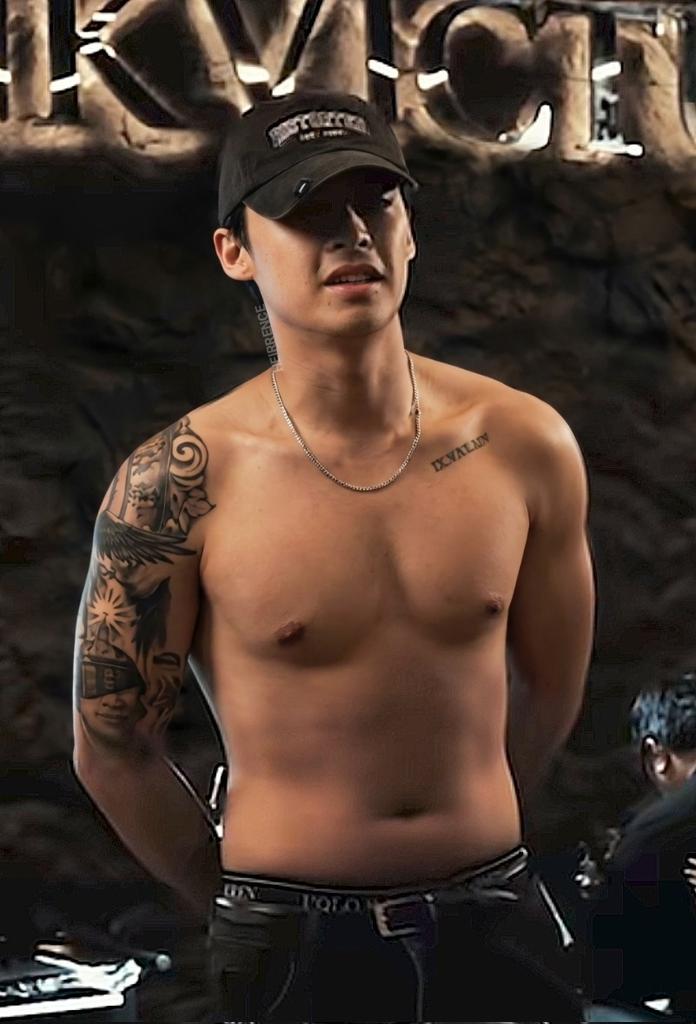 heirrence's tweet image. ang f*ckboy vibes talaga ni Migo 🫦