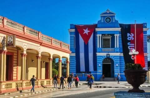 Se reconoce a los estudiantes Alejandra Campos Pérez de 5to grado por resultar ganadora del concurso provincial de Lengua Española y a Cristian Alejandro Bacallao González de 6to grado ganador en Ciencias Naturales
#CubaMined #Cuba 
#EducacionProvincialLasTunas