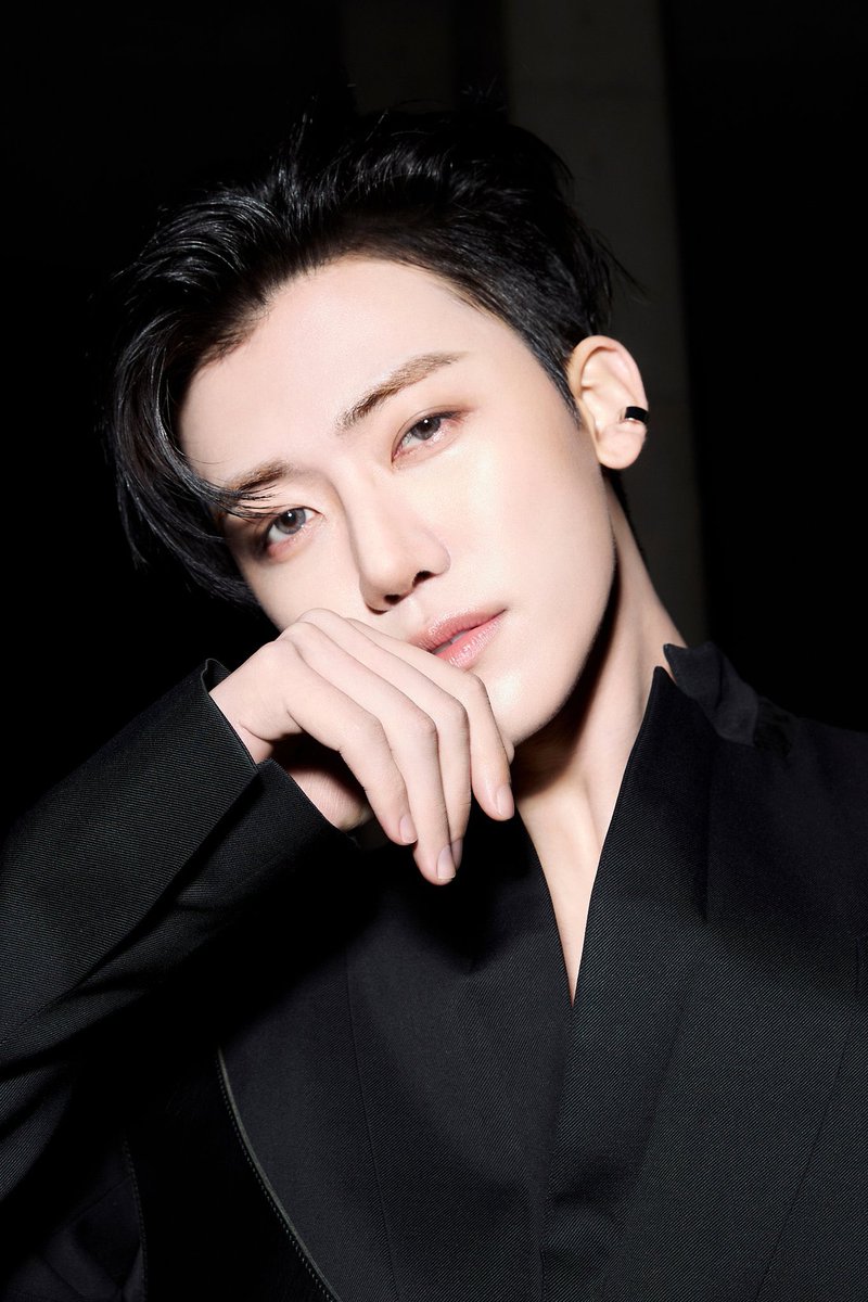 itsgresie's tweet image. damn…. jaemin….. his sharp eye gaze, his nose, his comma hair, and his damn earring????!!!!!!!!!!!! 100000000000/10 ❤️‍🔥❤️‍🔥❤️‍🔥❤️‍🔥❤️‍🔥❤️‍🔥❤️‍🔥❤️‍🔥❤️‍🔥❤️‍🔥🖤🖤🖤🖤🖤🖤🖤🖤🖤😎😎😎😎😎