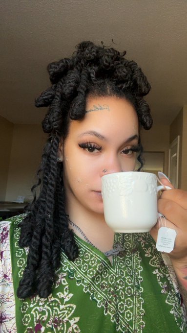 Goddess Treasure - 1 pic. Take your herbs/supplements this morning!! Real baddies do the inner work 🩷 goddess findom https://t.co/2fHNkGnrIL