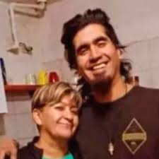 NO LOS ATENDIERON PORQUE ERAN ARGENTINOS

AQUI, LOS DOS ARGENTINOS, QUE LOS BOLIVIANOS LOS DEJARON MORIR. SE NEGARON ATENDERLOS EN LOS HOSPITALES DE BOLIVIA, POR SER ARGENTINOS.

EL PRIMER CASO, ALEJANDRO BENITEZ, DOCENTE SALTEÑO. TUVO UN ACCIDENTE. LE NEGARON UN TRASLADO EN