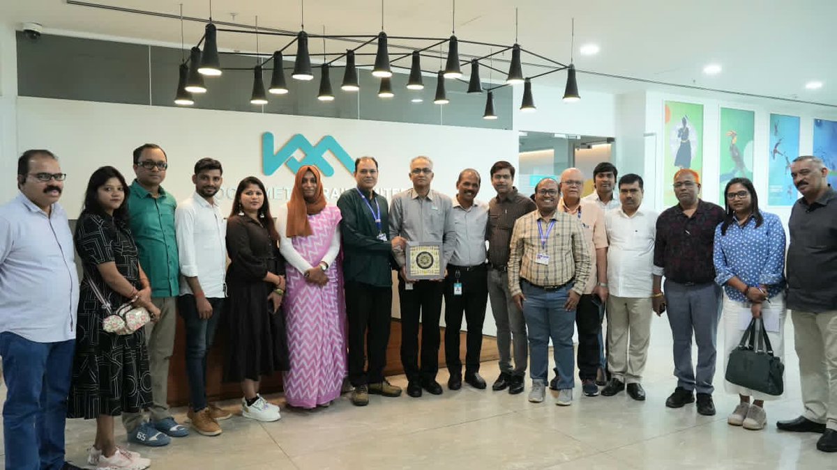 PIBodisha's tweet photo. PIB Bhubaneswar Media Delegation Visits Kochi Water Metro

Kochi Water Metro showcased as a climate-resilient and sustainable urban transport model

 https://t.co/iiYRIKqVAb https://t.co/6lBpoyQ9hz