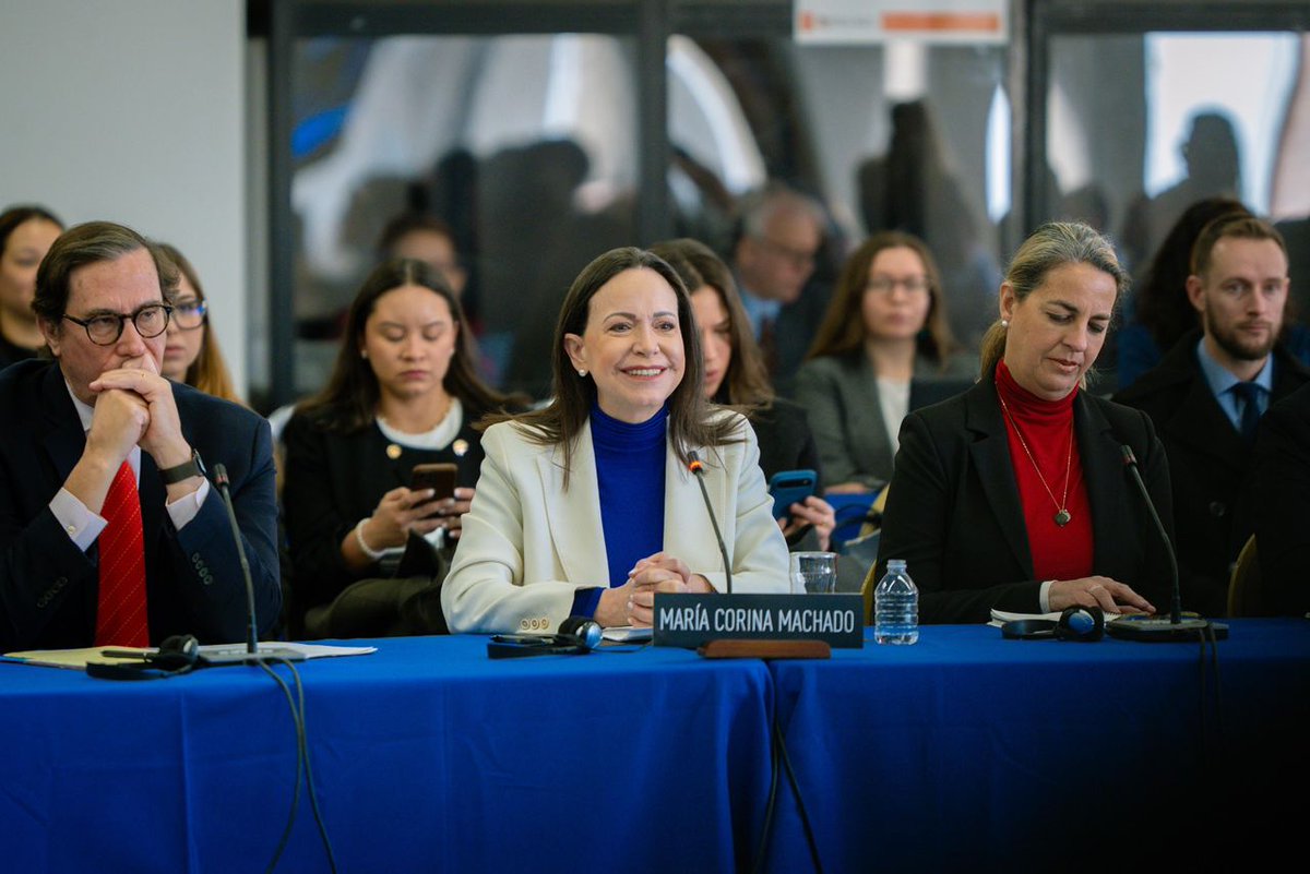 ConVzlaComando's tweet photo. #AHORA @MariaCorinaYA con el pleno de la Comisión Interamericana de DDHH (@CIDH) en Washington DC. 

Presenta situación actualizada en Venezuela en materia de DDHH y hace petitorio concreto a los miembros de la Comisión. https://t.co/nXnv7CSJDb