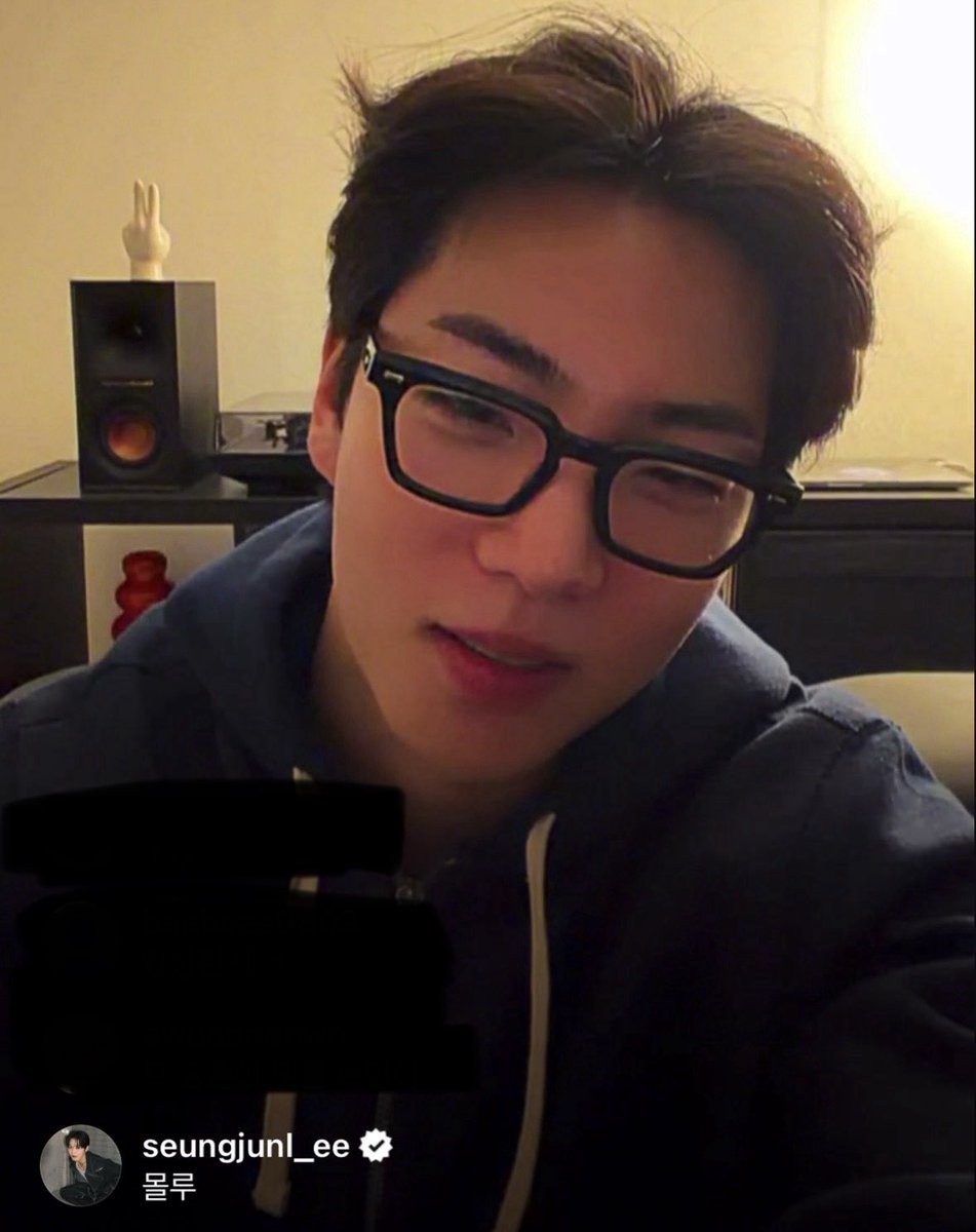 S2hellfiS2h's tweet image. 션: 너 이거 필터할줄알아? 훗
승: 몰루. 
   
저 몰루&amp;lt; 가 ㅈㄴ웃김