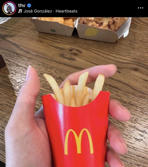 aki🍓زن زندگی آزادی🇮🇷 tweet media