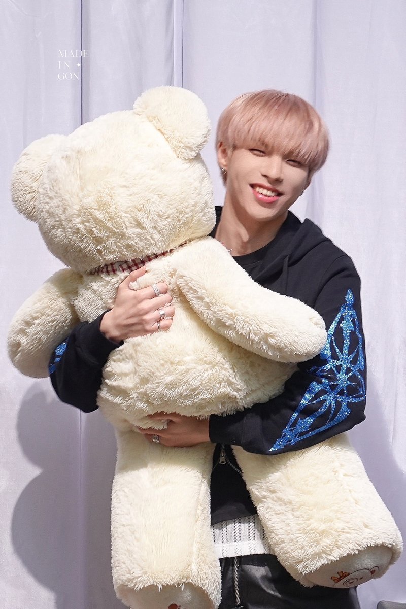 250209

곰보다 더 사랑스러운 사람 발견… 
바로 너 🧸

 #CIX #씨아이엑스 #BX #이병곤