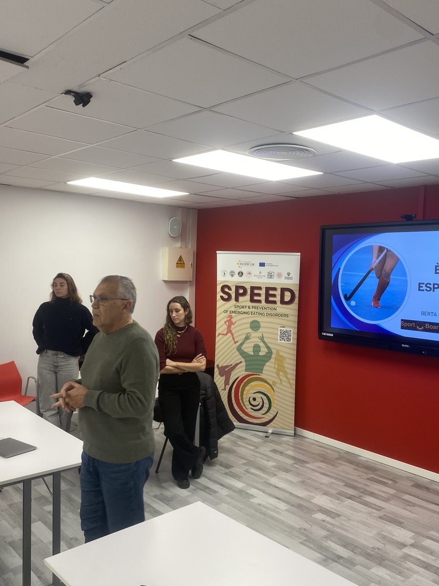 SantCugatCreix's tweet image. 🙋‍♂️Les famílies del @Gimnasticasc es formen en els programes europeus #SportBoard, #PERISCOPE i #SPEED de #SantCugatCreix!

🔗 tuit.cat/W6w9x .

#SantCugat @mimabo58 @salaricu @CortesXavier @manelis01 @mvinals27 @GimcatFCG @CARSantCugat  @bertaferreras @Catalonia_EU