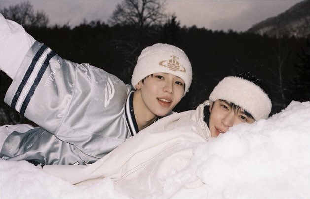 ds_zip's tweet image. 260210 JP 트위터

티저 사진 속 🪨🦦