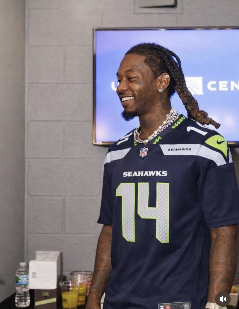 I’m definitely a Chiefs Fan but this is Petty asf🤣🤣🤣🤣🤣🤣