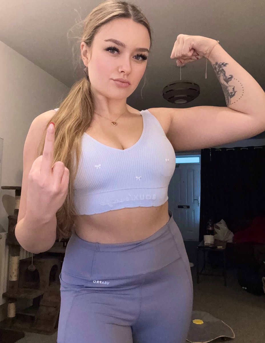 Temptressmp's tweet photo. I’d crush you 💥 https://t.co/YxUeeYNw7A