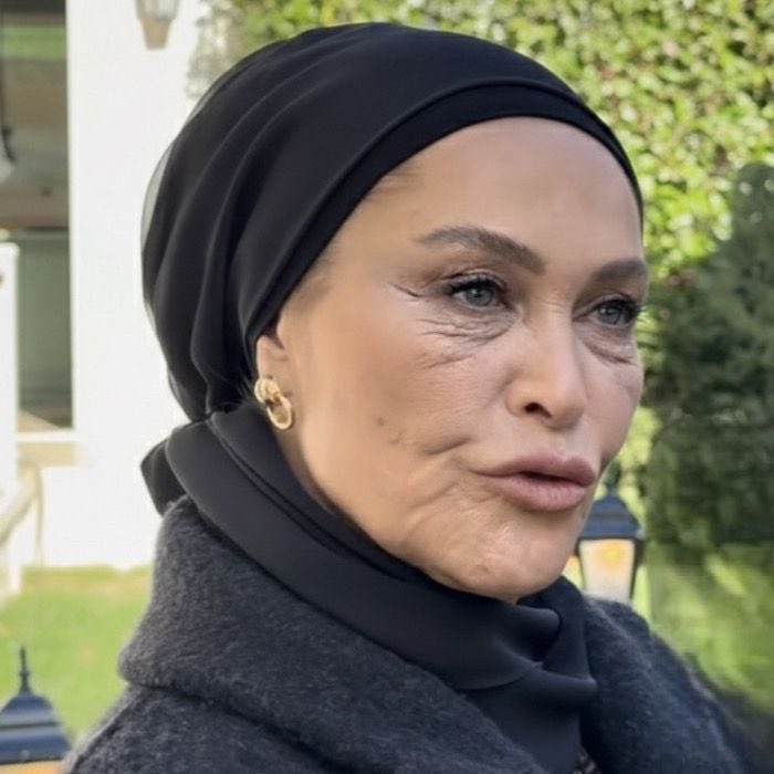 Sari_Haber's tweet image. 🔸ATV'de yayınlanacak olan "Aynı Yağmur Altında" dizisindeki yeni rolü için tesettüre giren Hülya Avşar’ın, Filtreli ve Filtresiz hali paylaşıldı.

#HülyaAvşar #AynıYağmurAltında #atv