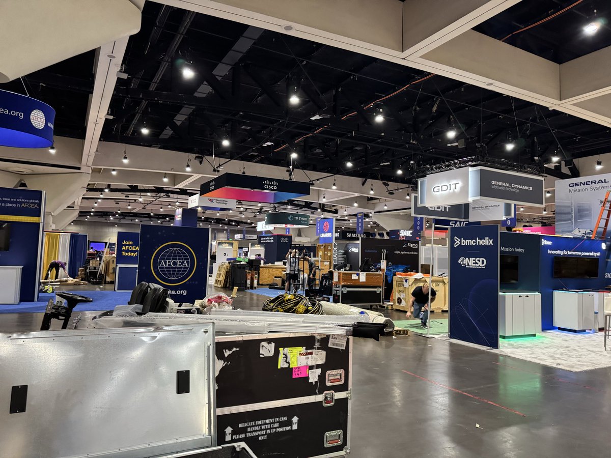 bill_hamblet's tweet photo. It’s setup day for #westconference here in San Diego! https://t.co/OcZBWImGao