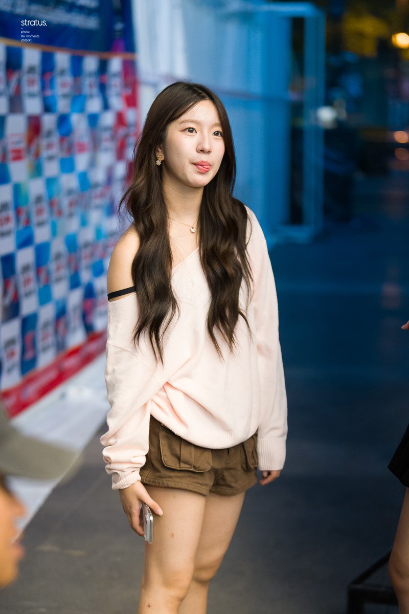 260206 ยินดีกับตัวแสบของพี่ๆด้วยน้า ☁️

Model : Niya BNK48
Place : centralwOrld

FULL Album >>> facebook.com/stratusfotomom…

#NiyaBNK48
#BNK48
#stratusfotomoments