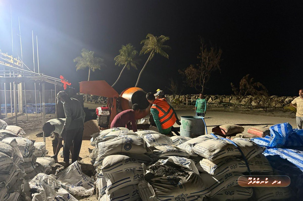 rdcmaldives's tweet photo. ޕަބްލިކް ސެކްޓަރ އިންވެސްޓްމަންޓް ޕްރޮގްރާމްގެ ދަށުން އދ. ކުނބުރުދޫގައި ތަރައްޤީ ކުރުމަށް ހަމަޖެހިފައިވާ ޕޮލިސް ޕޯސްޓުގެ މަސައްކަތްތަކުގެ ތެރެއިން ރޫފް ބީމް ކާސްޓިންގގެ މަސައްކަތް ވަނީ ނިންމާލެވިފައެވެ.

#TeamRDC https://t.co/14yRHkpUxY