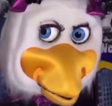 Yo viendo como mi telefono pasa de 2% a 1% mientras esta conectado