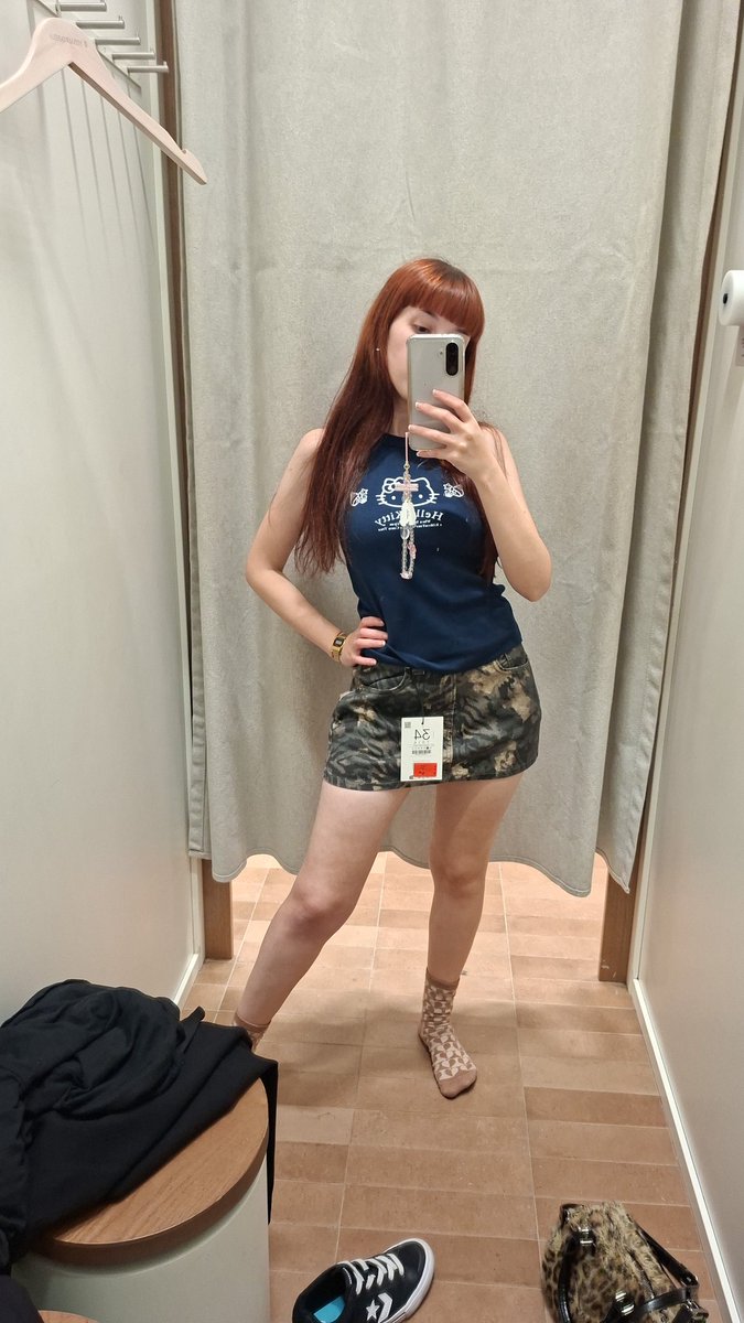 Con asesoramiento de mi súper marido <a href="/LagunaLife/">𒌐 ラグナ Laguna</a> arme tremendo outfisss por 10 pavetes en el stradivarius uwu