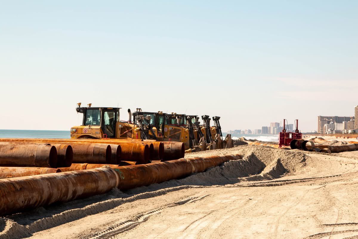 AtlantaCorps's tweet image. Beach Renourishment in action across the South Atlantic Division!
USACE districts across the South Atlantic Division are hard at work strengthening coastlines, protecting communities and improving vital beach intrastructure. 
#USACE #BeachRenourishment