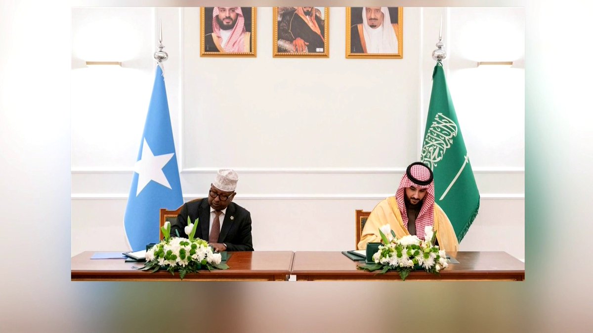 نشرة الرابعة | وزير الدفاع السعودي يوقع مذكرة تفاهم للتعاون في المجال العسكري 