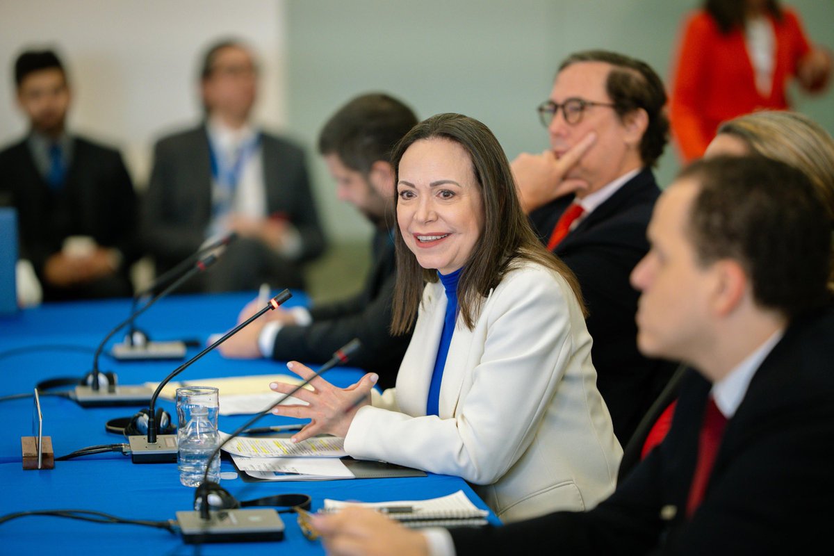 Importantes peticiones de <a href="/MariaCorinaYA/">María Corina Machado</a> a la <a href="/CIDH/">CIDH - IACHR</a> en pleno, con quien hoy se reúne en DC: 

1. Seguir documentando la usurpación del poder y lo ocurrido el 28J como ejercicio legítimo de soberanía popular, pese a violaciones legales e internacionales.

2.Mantener la denuncia