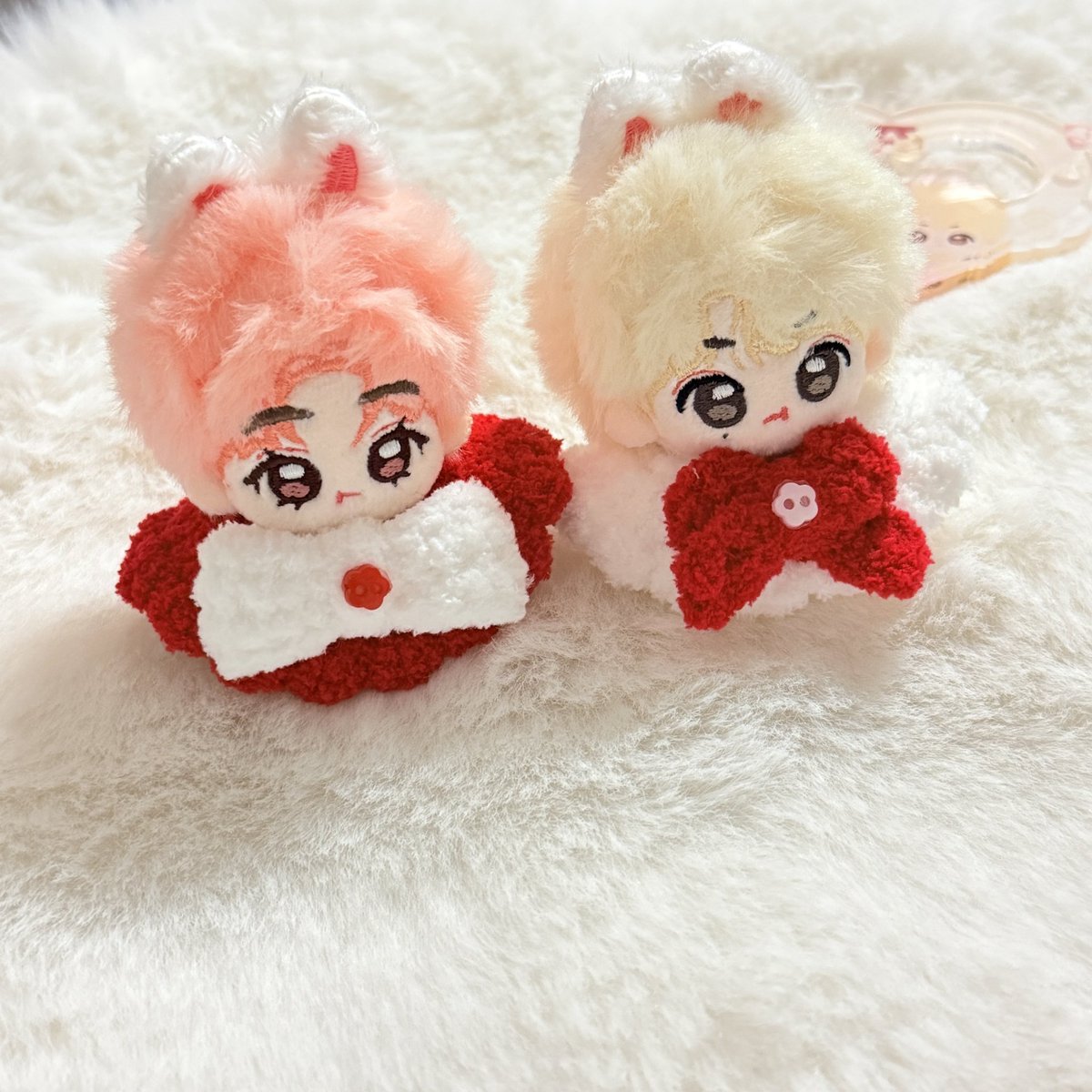 Kongchii_hook's tweet photo. #콩취네_뜨개방 

🍒5cm 인형도 귀여운 옷을 입을 수 있어요! 

몽글몽글 케이프❤️ &amp; 곰돌이 망토🧸

🔗https://t.co/PszKVmPaom https://t.co/q30Ixn4qVr