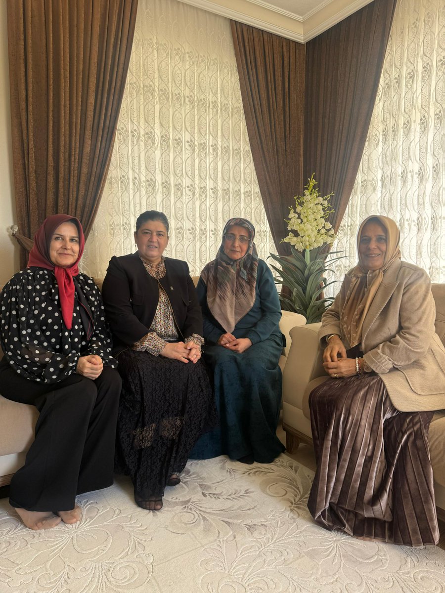 Yönetim Kurulu Üyemiz Hülya Demiral‘ı Ziyaret Ettik. Nazik Misafirperverliği İçin Kendisine Teşekkür Ederiz. <a href="/AKKADINGM/">AK Parti Kadın Kolları</a> <a href="/tugbaisikercan/">Tuğba IŞIK ERCAN</a>  <a href="/alicetin_07/">Ali Çetin</a> <a href="/akpartiantalya7/">AK Parti Antalya</a> <a href="/GlinZboz/">Gülçin Özboz🇹🇷🇹🇷</a> <a href="/akkadinantalya/">AK Kadın Antalya</a>  <a href="/mehmetsarani/">Mehmet Şarani Tavlı</a> <a href="/akpartialanya07/">Akpartialanya07</a> <a href="/FatmaAnlgan1/">Fatma Anılgan</a>