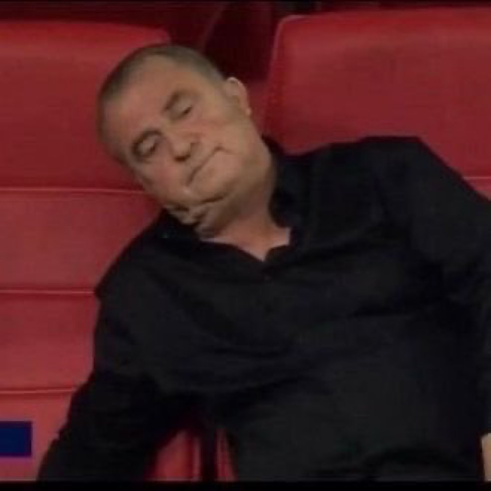 valide: kalk bakalım şu pantolonlar olcak mı dene

-