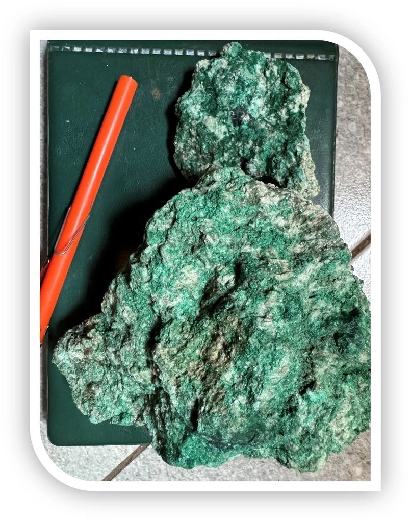 Katsuva_R's tweet image. Du cuivre au Nord-Kivu, précisément à Butembo !

Voici les premières images de ce cuivre exploité dans la région de #Bashu et la plaine inondable de la rivière #Talihya publiées par Copper Intelligence.
Les données préliminaires ont fourni des résultats satisfaisants avec du…