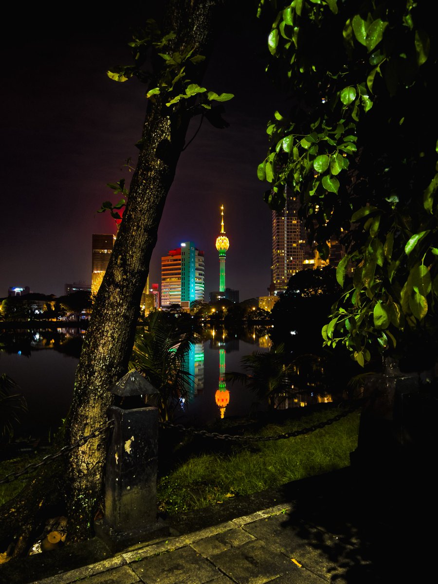 thanzeena's tweet photo. Lotus Tower - Srilanka https://t.co/tE6Y5plpXL