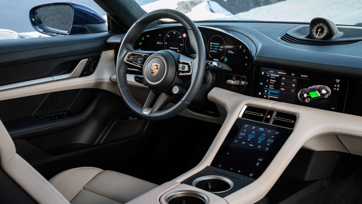 aakashkumar09's tweet photo. @josephradhik Yep the more squarish/rectangular components don’t feel consistent with the more curvy exterior of a Ferrari. I feel the Porsche Taycan’s display shapes would work really well here but with the same UI and UX as shown above https://t.co/7ByWEynhgp