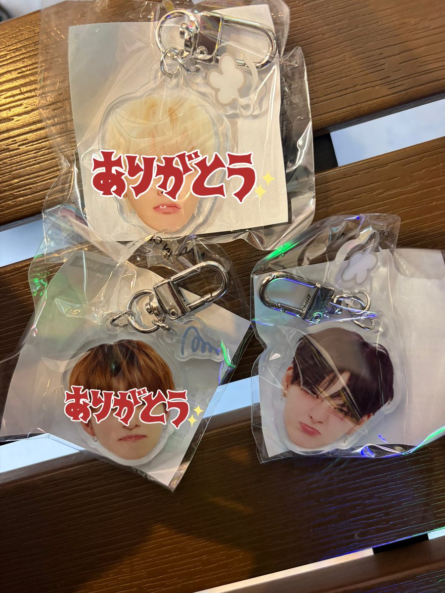 shokingmax's tweet photo. TREASURE 交換 カプセルトイ 顔アクキー

【譲】 ヨシ 怒

【求】 ジュンギュ(怒以外)＞ジフン(哀以外)

京セラ1日目手渡し優先です。その他京セラ2日目、郵送も検討いたしますのでお気軽にお声がけ下さい。
 #TREASURE交換 https://t.co/IbmuuvB26F