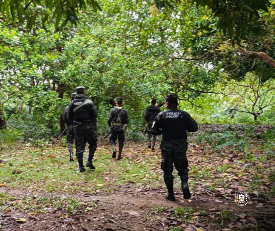 NMoskitiahn's tweet photo. PMOP y Ejército realizan patrullaje a pie en Gracias a Dios
Las Fuerzas Armadas de Honduras, a través de la Policía Militar del Orden Público (#2BPMOP), en apoyo al Noveno Batallón de Infantería, realizan patrullajes a pie en el sector de responsabilidad de Brus Laguna y Kauquira https://t.co/pjq697YVNQ