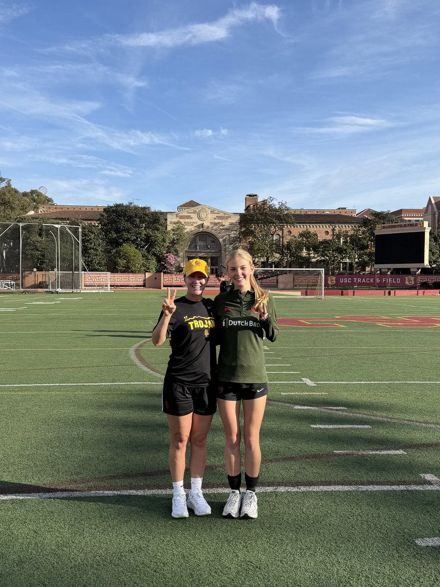 AliPost22's tweet photo. Thank you to @USCwomenssoccer and the entire coaching staff and players for an awesome ID camp. Loved the environment, the coaching, and the chance to compete and be evaluated. Grateful for the experience!✌️ https://t.co/ycgDapJybC