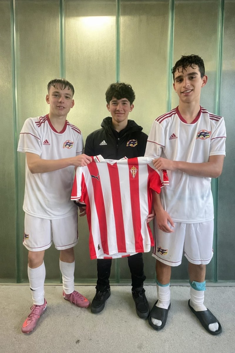 ⭕️ Mena y Fabio (Sub-16) y Diego (Sub-14) disputaron con la <a href="/fedriojafutbol/">Federación Riojana de Fútbol</a> la 2ª fase del Campeonato de España 🇪🇸 de Selecciones Autonómicas en A Coruña.

👏 ¡Enhorabuena, guajes! Muy orgullosos de vuestro trabajo y compromiso. ¡A seguir disfrutando! ⚽️

#CanteraRSG