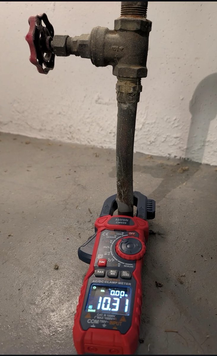 RossRadio tweet media