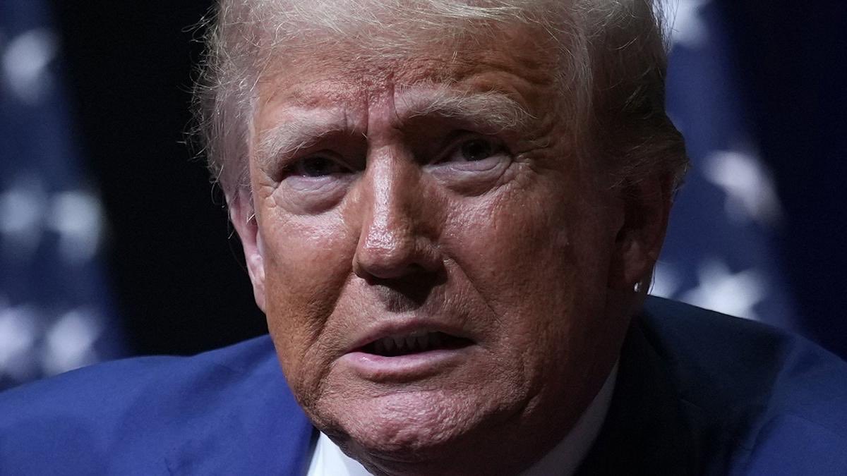 LeadingReport's tweet image. BREAKING: President Trump says the Super Bowl Halftime Show was “one of the worst, ever.”

“Nobody understands a word this guy is saying.”