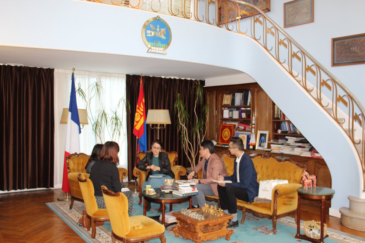 Mongolie en France tweet media