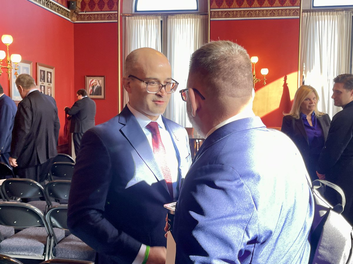 KaitlynnLisa's tweet image. Republican lawmakers in @NYS_AM unanimously elect @EdwardRa19 to become the new leader of the minority conference — replacing @WillABarclay, who isn’t seeking re-election